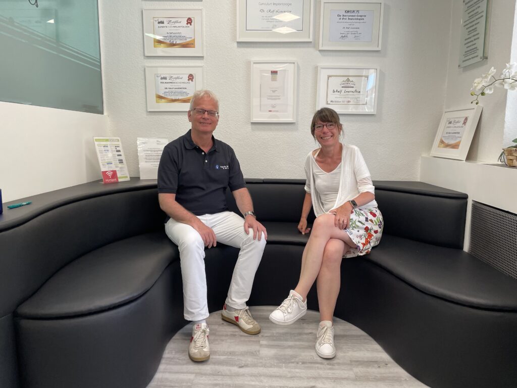 Dr. Ralf Lauenstein und Silke Ehrenberg in der Praxis